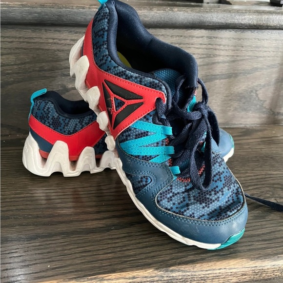 Reebok unisex kids runners sz 4 youth EUC worn twice - Picture 2 of 5